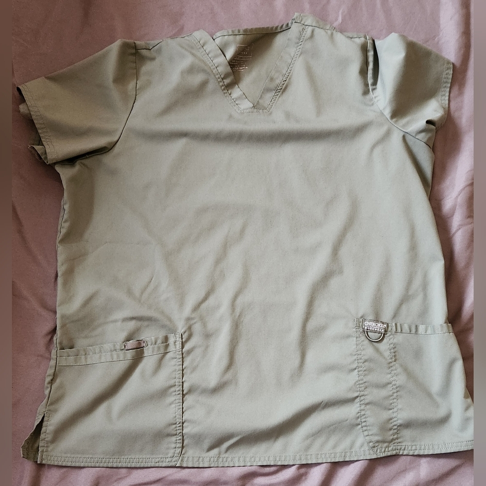 Scrub Set - Picture 2 of 4